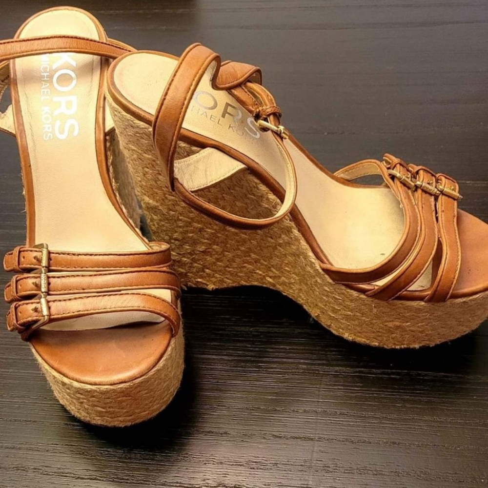 Michael Kors wedged sandals sz 8